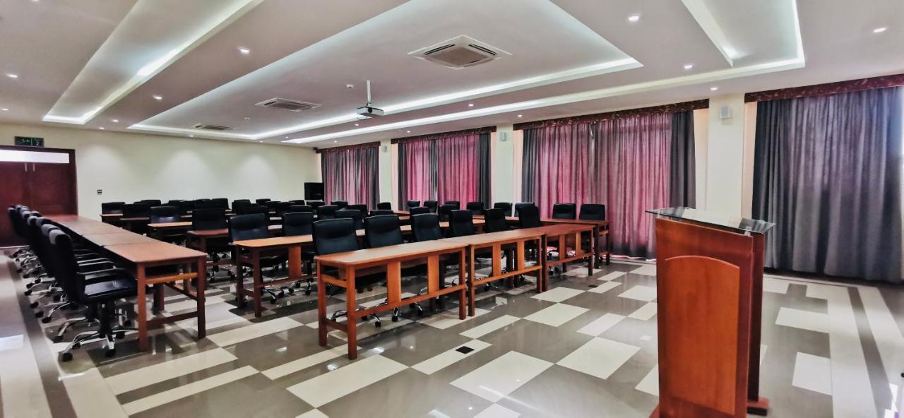 Kampala Nile Resort Seeta Екстериор снимка